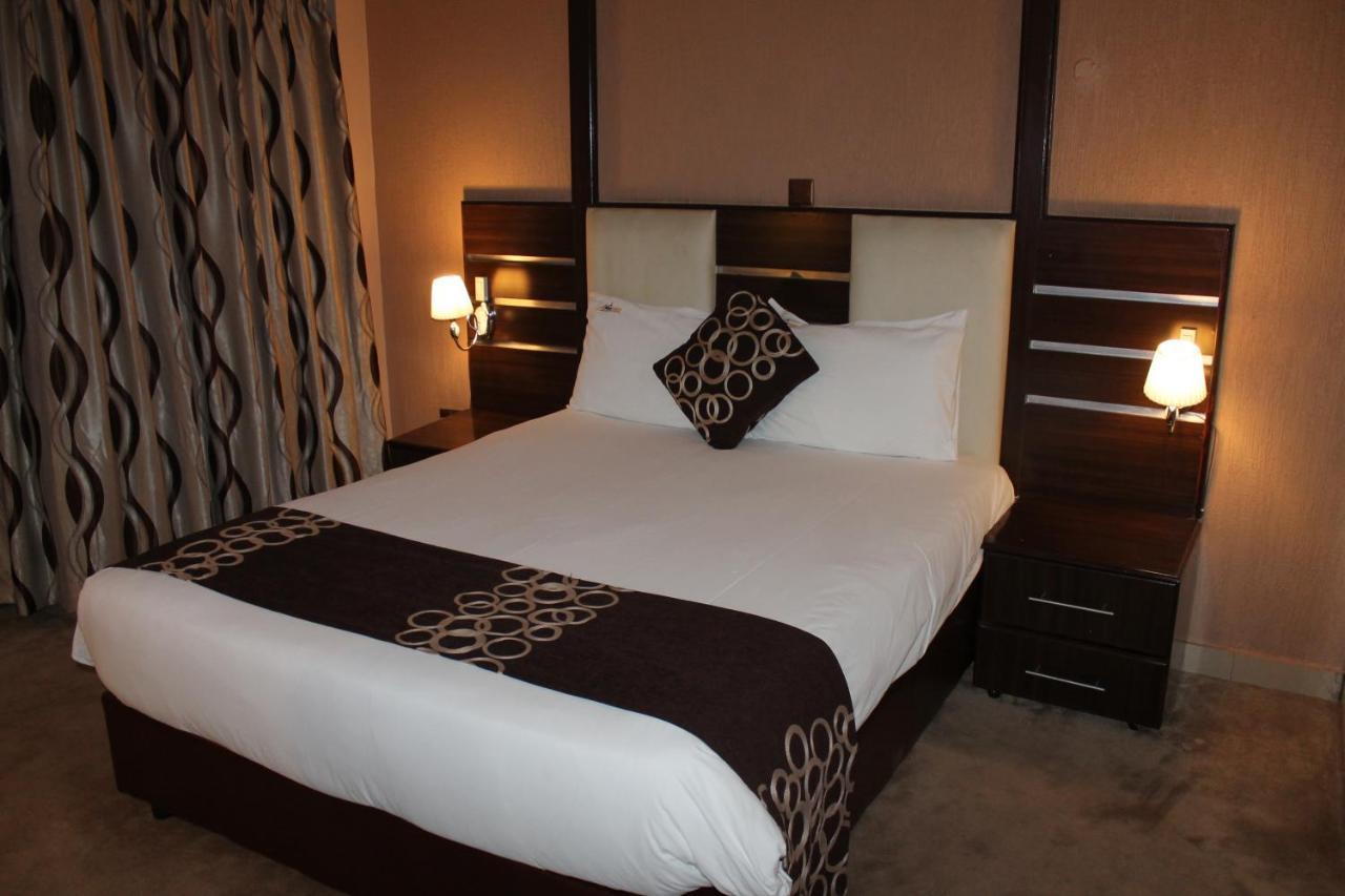 Airport Landing Hotel Nairobi Bagian luar foto