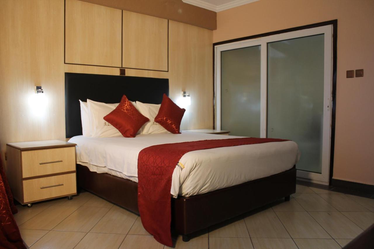 Airport Landing Hotel Nairobi Bagian luar foto