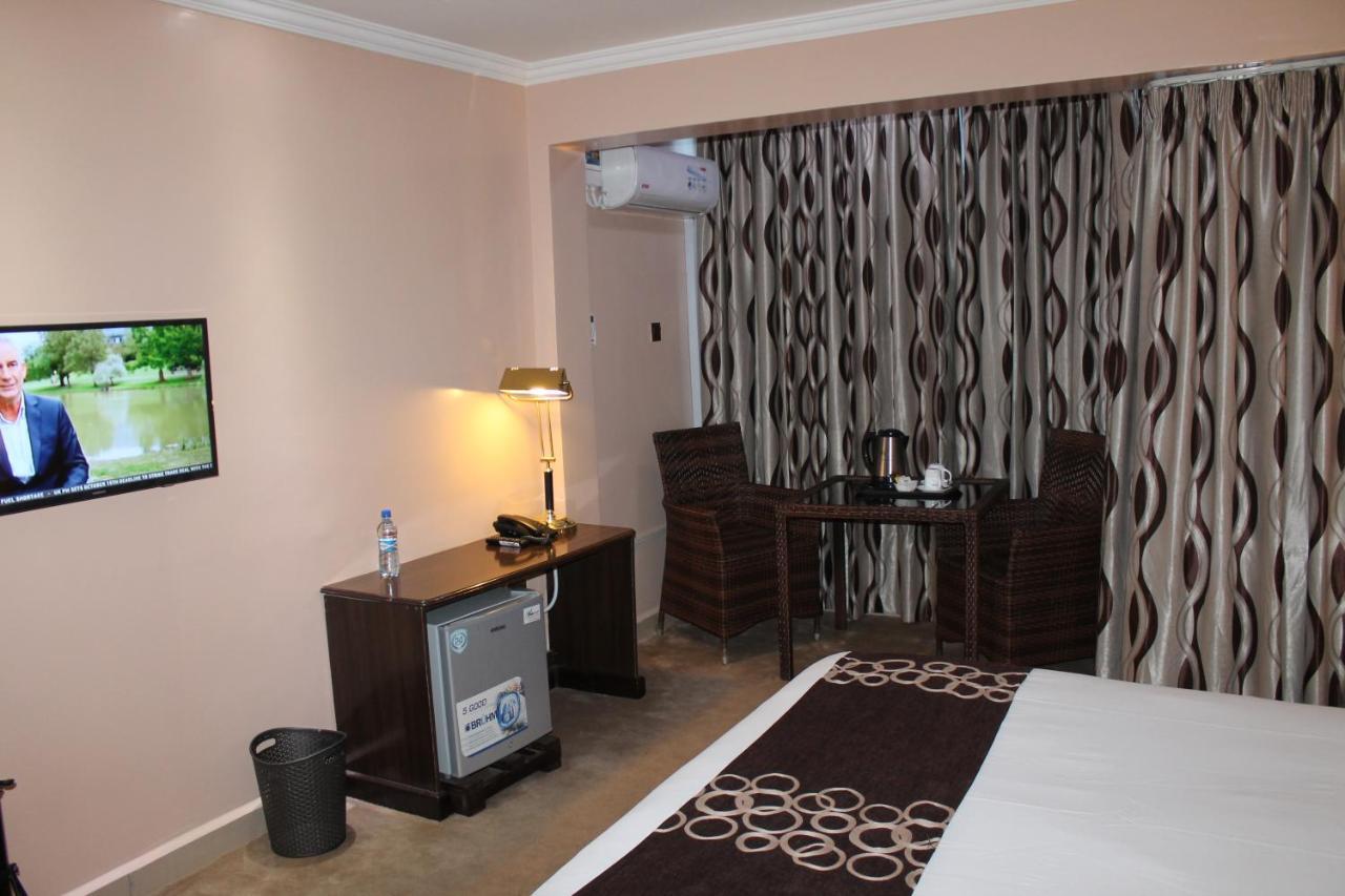 Airport Landing Hotel Nairobi Bagian luar foto